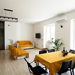Gabbo - House